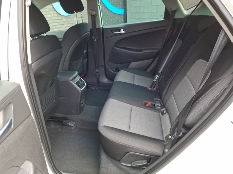 Hyundai Tucson 1.6 Gdi Se Nav 2Wd White #6