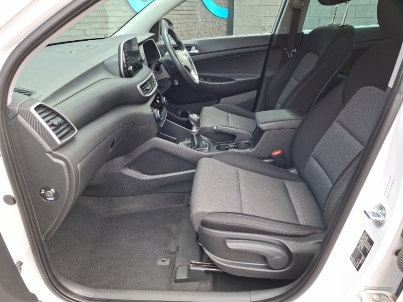 Hyundai Tucson 1.6 Gdi Se Nav 2Wd White #5