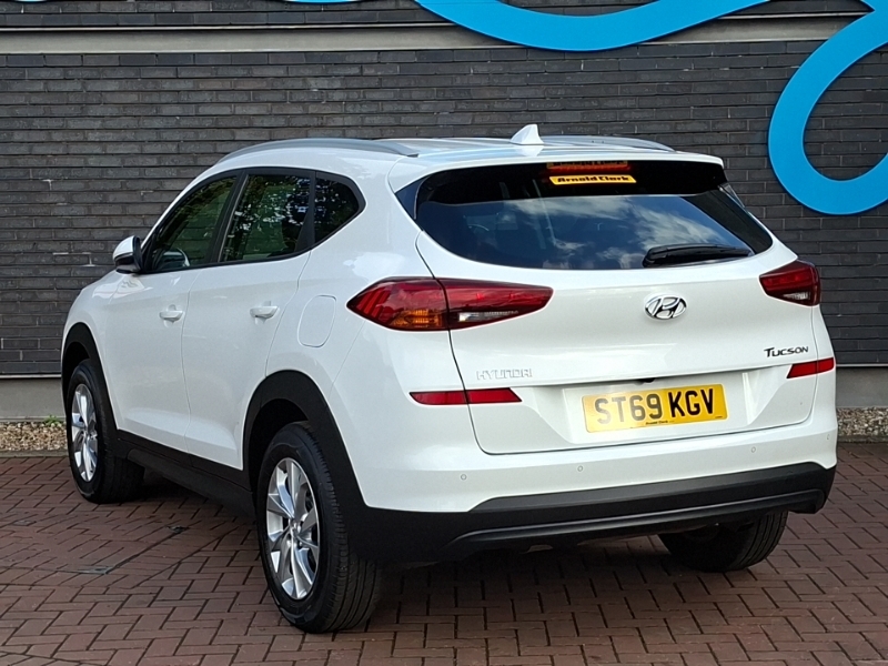Hyundai Tucson 1.6 Gdi Se Nav 2Wd White #2
