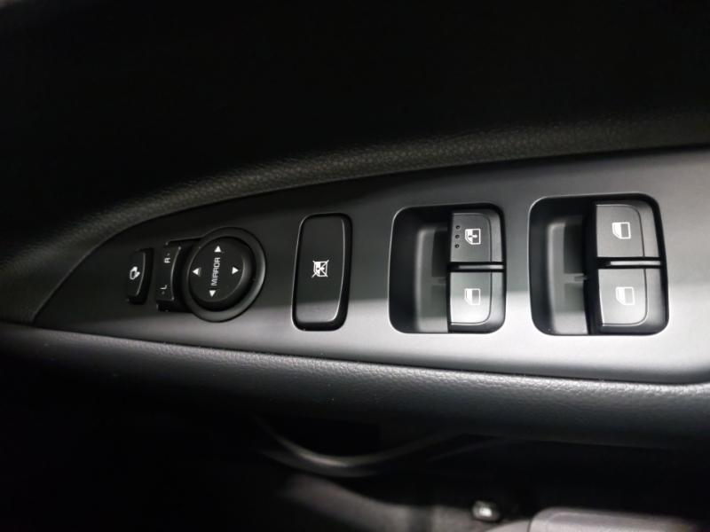 Kia Stonic 1.0T Gdi 99 2 Red #14