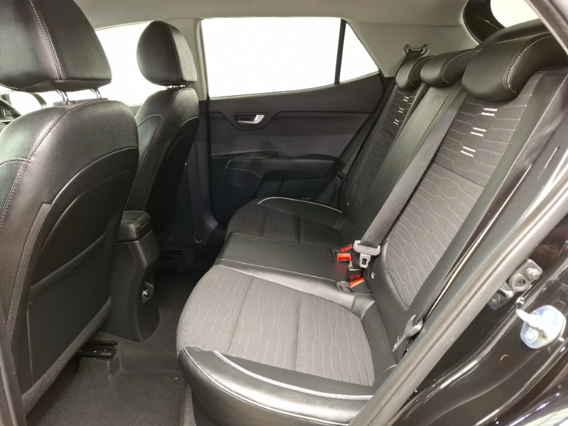 Kia Stonic 1.0T Gdi 98 Gt-line Black #6