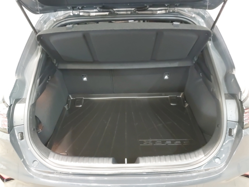 Kia Xceed Pure 1.0 Black #18