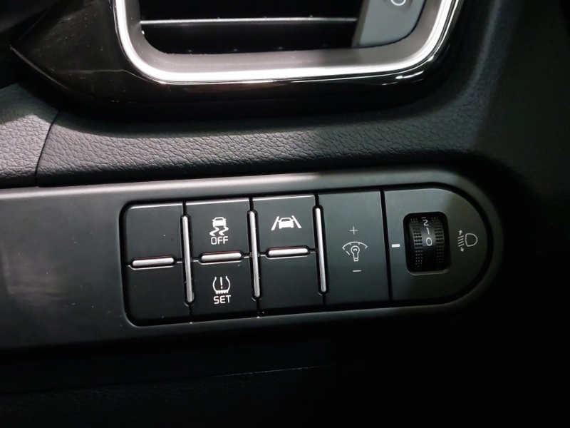 Kia Xceed Pure 1.0 Black #16