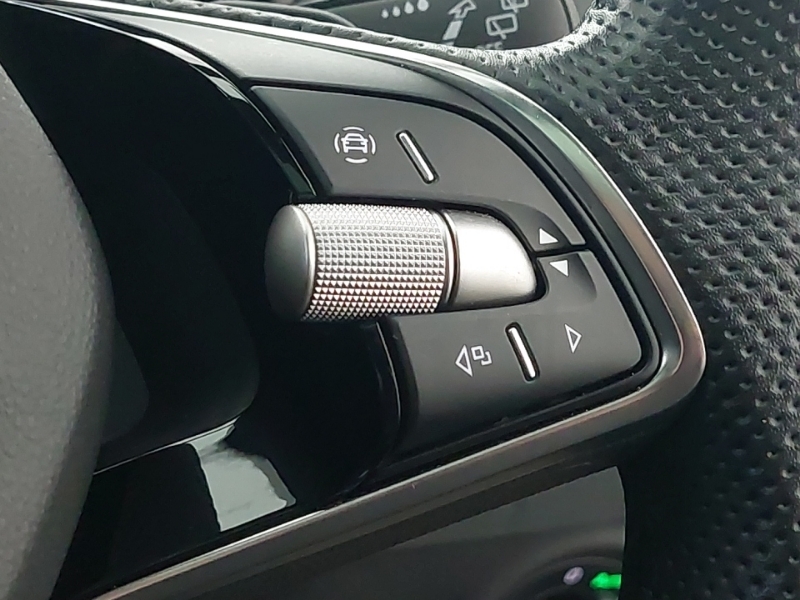 Skoda Karoq Petrol White #13