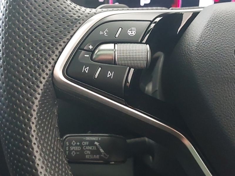 Skoda Karoq Petrol White #12