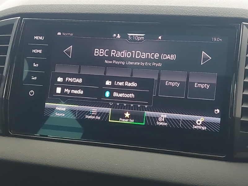 Skoda Karoq Petrol White #11