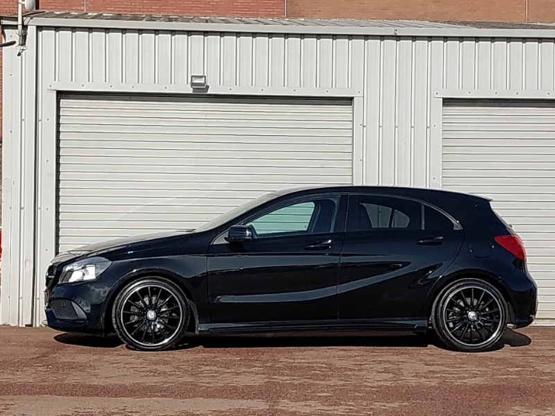 Mercedes-Benz A Class A 200 D Amg Line Executive Red #4