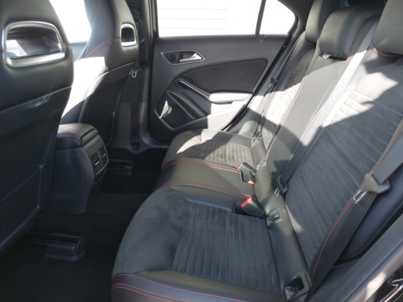 Mercedes-Benz A Class A 200 D Amg Line Executive Red #6