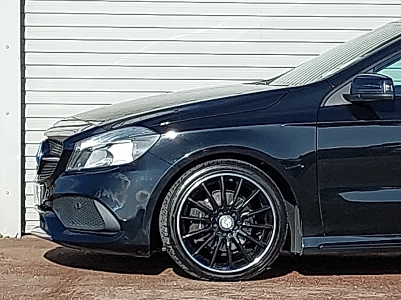 Mercedes-Benz A Class A 200 D Amg Line Executive Red #19