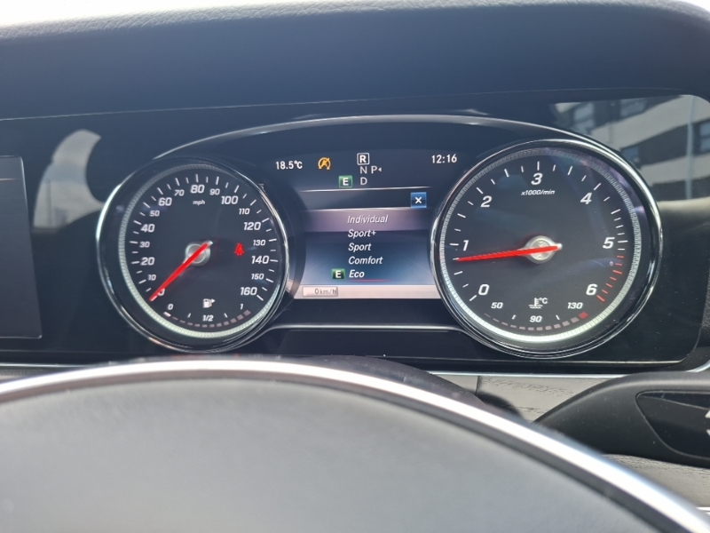 Mercedes-Benz E Class E220d 4Matic Se Premium 9G-tronic White #15
