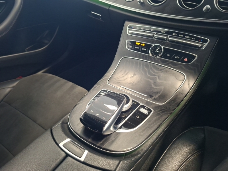 Mercedes-Benz E Class E220d Amg Line Premium 9G-tronic Silver #16
