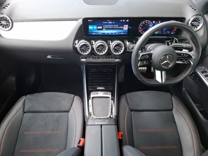Mercedes-Benz GLA Class Gla 250E Amg Line Premium Plus White #3