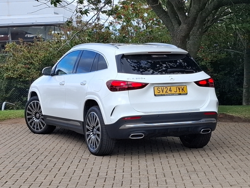 Mercedes-Benz GLA Class Gla 250E Amg Line Premium Plus White #2