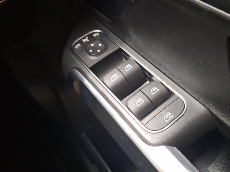 Mercedes-Benz GLB Class Glb200 Amg Line Premium Plus Black #15