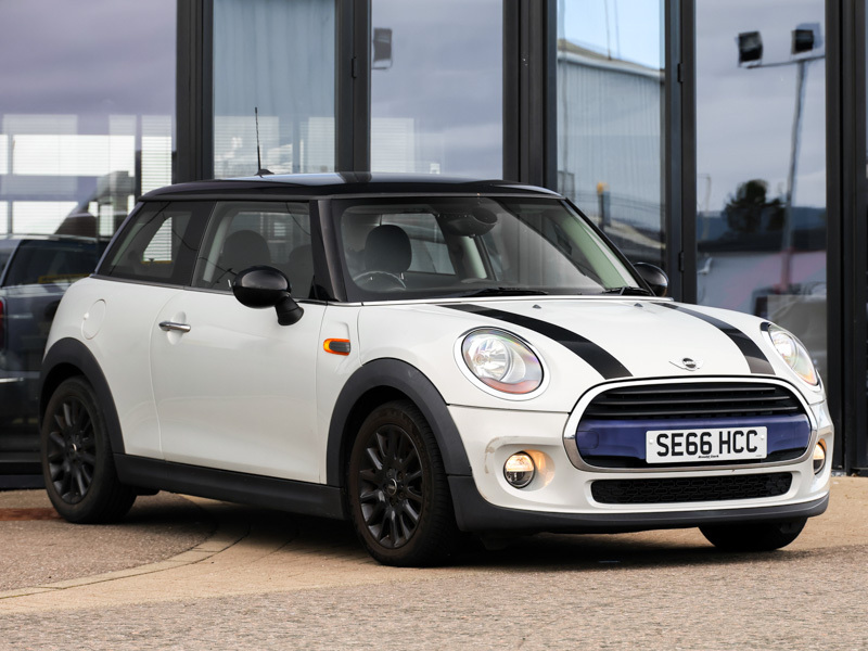Mini Hatch Back Euro 6 Ss 136 Ps Blue #1