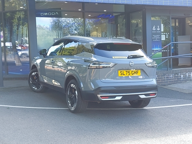 Nissan Qashqai 1.3 Dig-t Mh 158 N-connecta Glass Rf Xtronic Grey #2