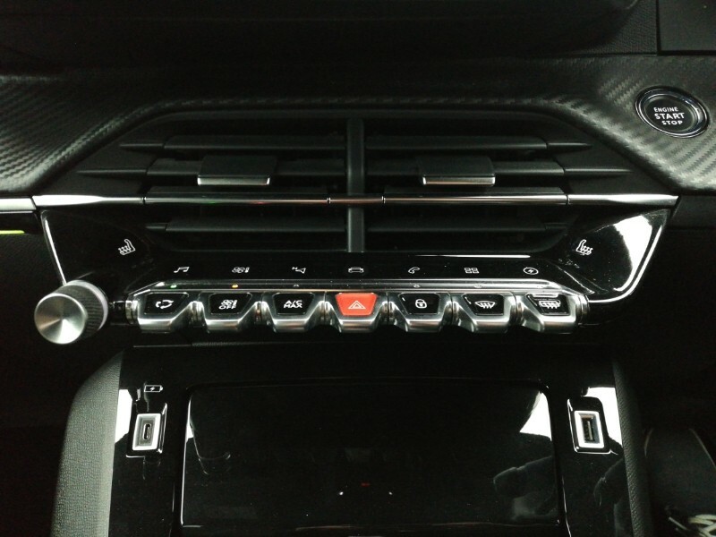 Peugeot e-2008 2008 Gt Premium Ev Black #17