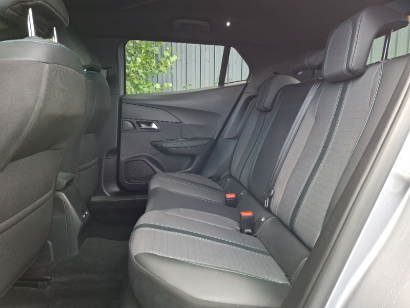 Peugeot 2008 1.2 Puretech 130 Allure Premium Eat8 Grey #6