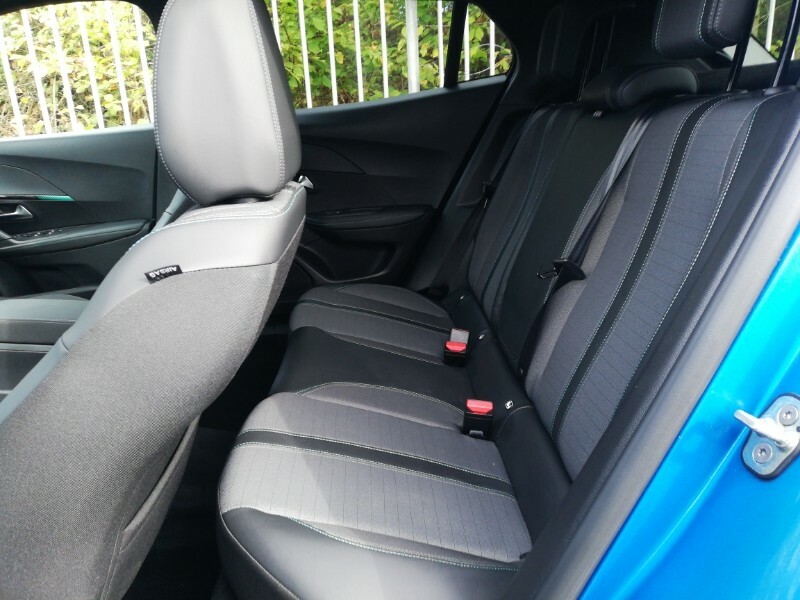 Peugeot 2008 1.2 Puretech Allure Premium Blue #6