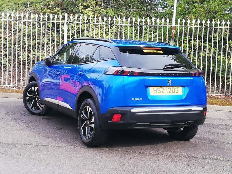 Peugeot 2008 1.2 Puretech Allure Premium Blue #2