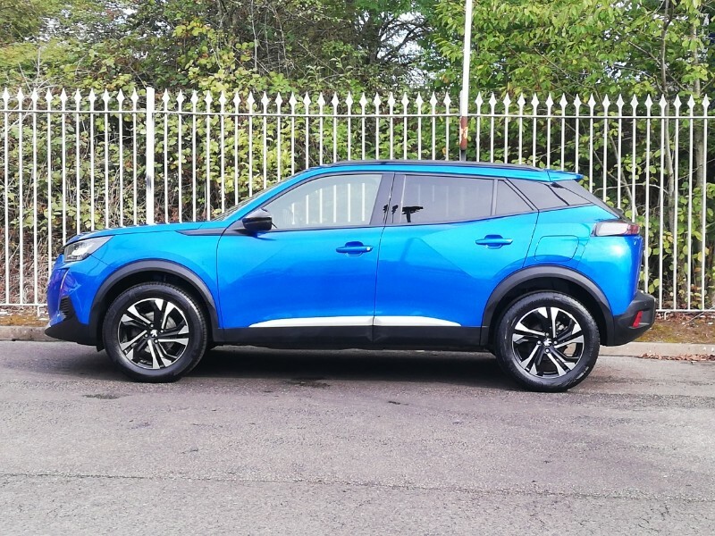 Peugeot 2008 1.2 Puretech Allure Premium Blue #4