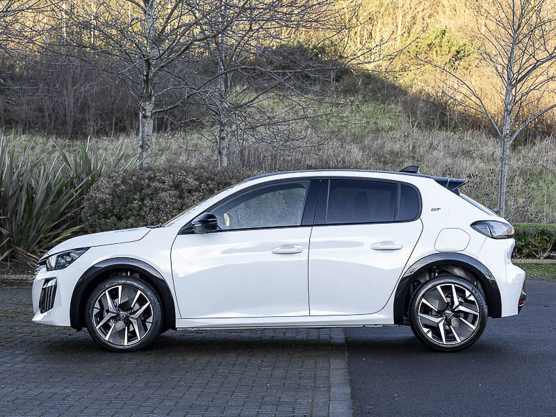 Peugeot 208 1.2 100 Turbo Gt White #4