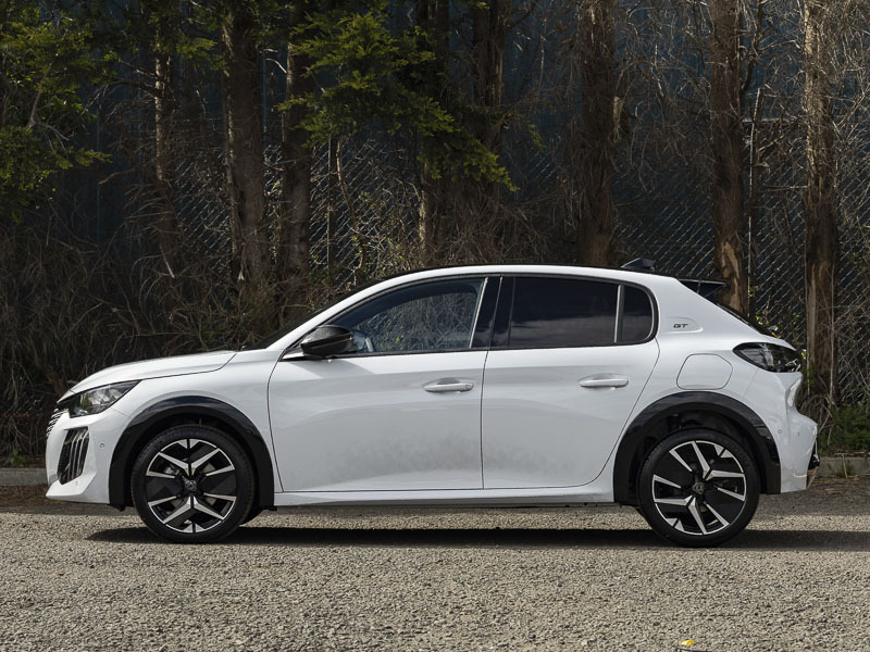 Peugeot 208 1.2 100 Turbo Gt Premium White #4