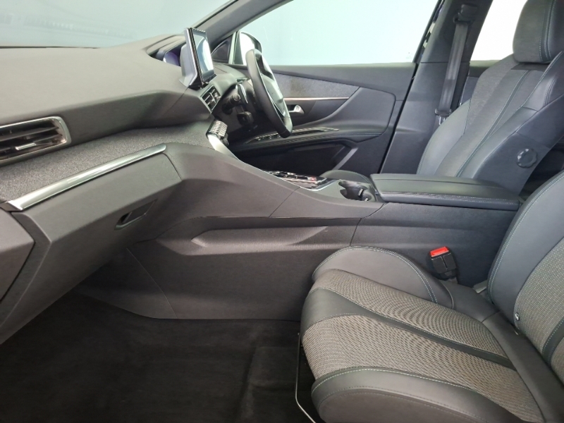 Peugeot 3008 1.5 Bluehdi Allure Premium Eat8 Black #5