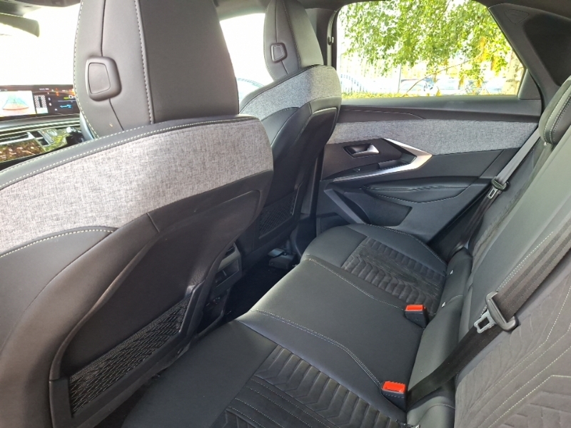 Peugeot 3008 157Kw Gt 73Kwh Black #6