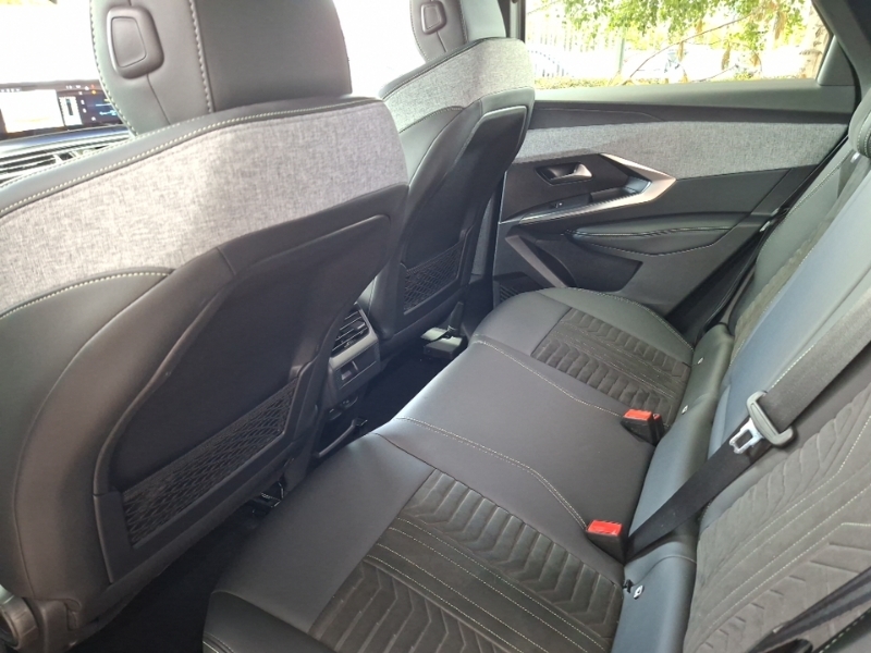 Peugeot 3008 157Kw Gt 73Kwh White #6