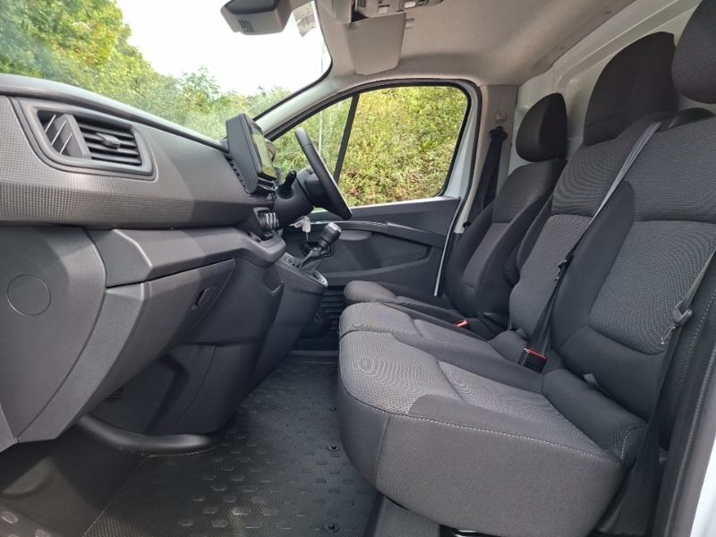 Renault Trafic Sl30 Blue Dci 130 Advance Safety Van White #5