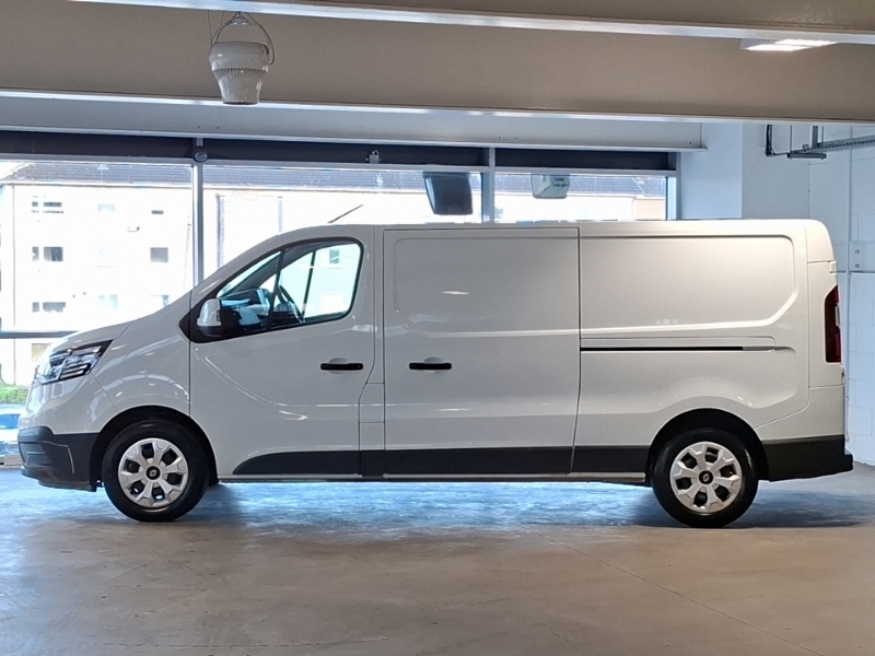 Renault Trafic Ll30 Blue Dci 130 Advance Safety Van White #4