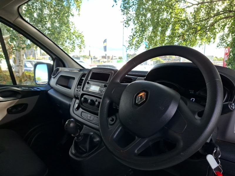 Renault Trafic Sl27 Dci 120 Business Van White #3