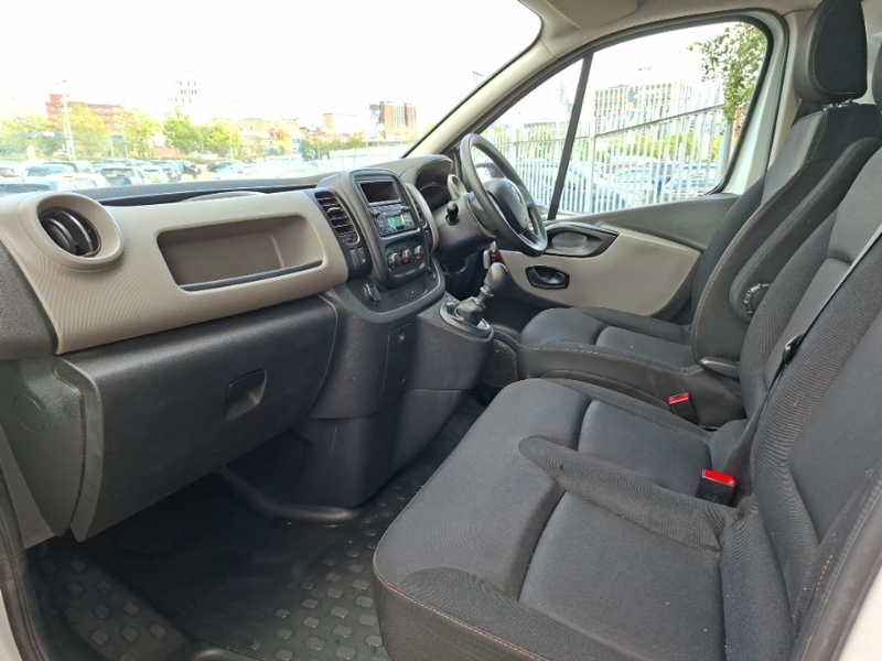 Renault Trafic Sl27 Dci 120 Business Van White #5