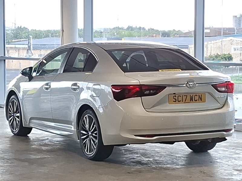 Toyota Avensis 1.8 Design White #2