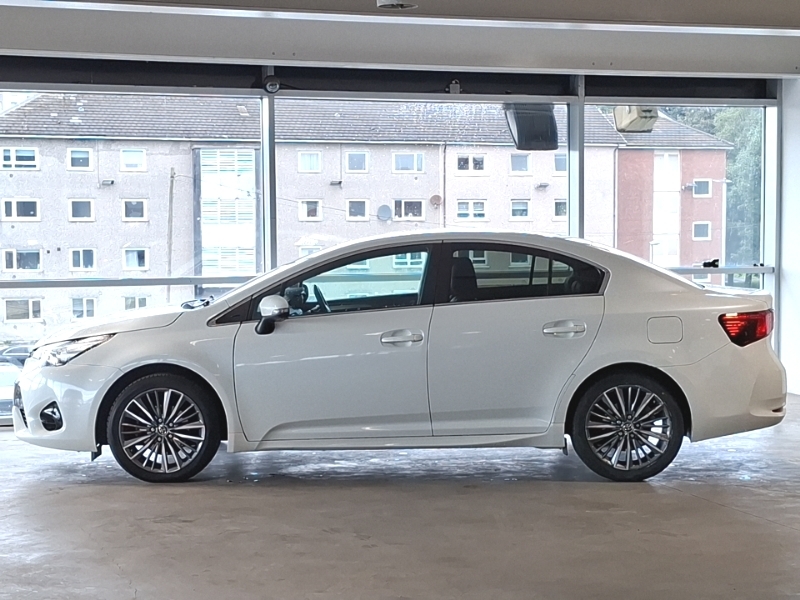 Toyota Avensis 1.8 Design White #4