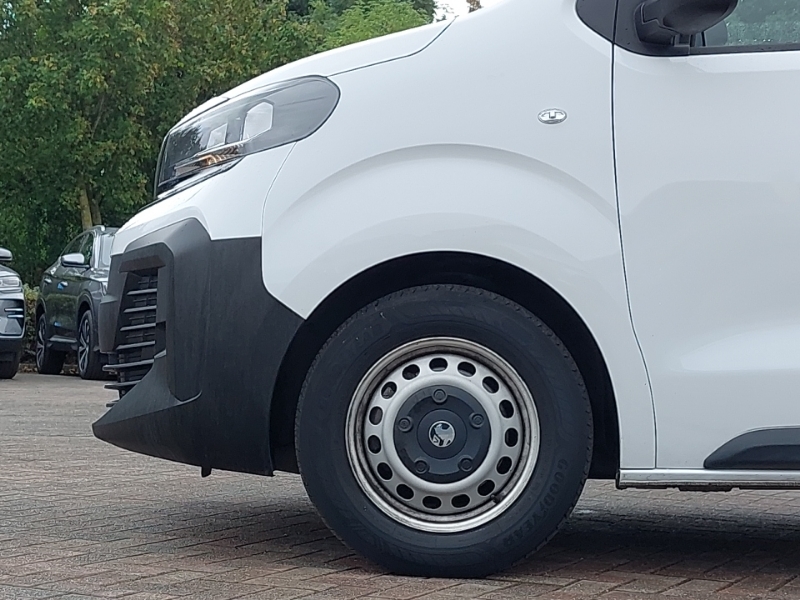 Vauxhall Vivaro 2.0 Turbo D 3100 Prime Panel Van 6Dr S White #18