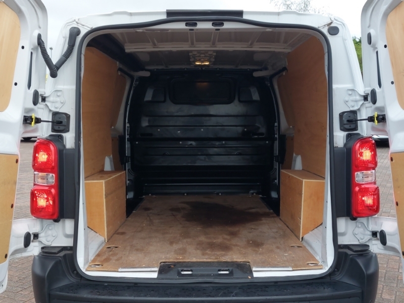 Vauxhall Vivaro 2.0 Turbo D 3100 Prime Panel Van 6Dr S White #17