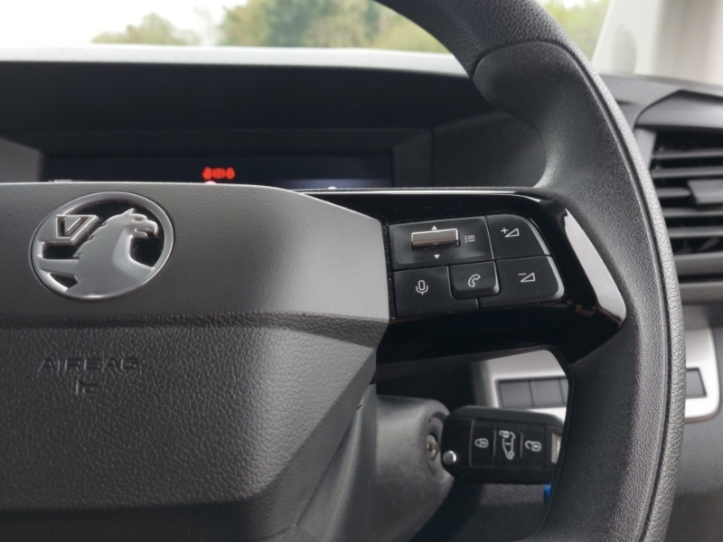 Vauxhall Vivaro 2.0 Turbo D 3100 Prime Panel Van 6Dr S White #12