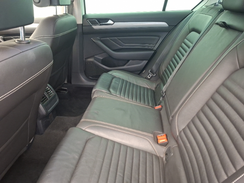 Volkswagen Passat 2.0 Tdi Evo Scr Sel White #6