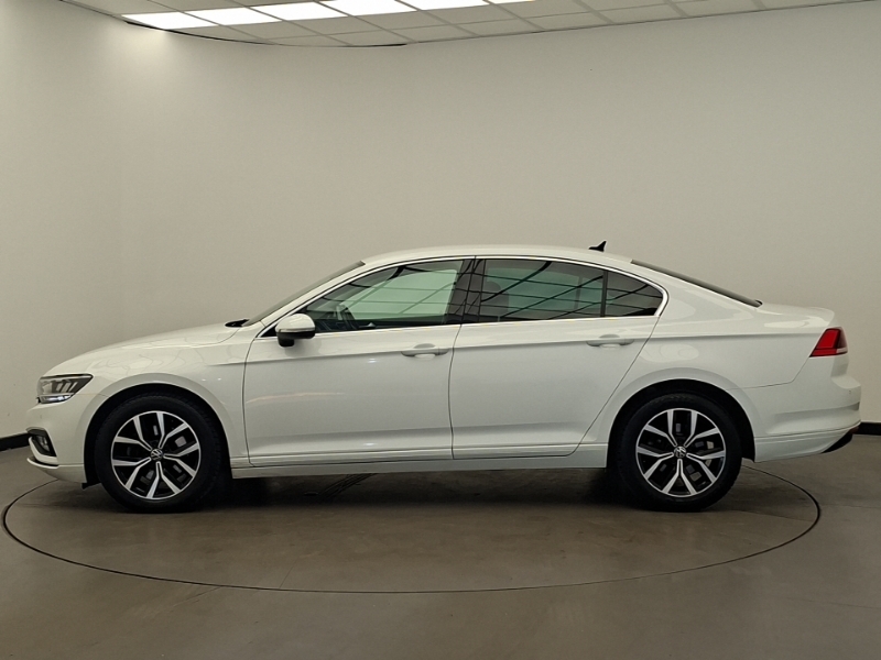 Volkswagen Passat 2.0 Tdi Evo Scr Sel White #4