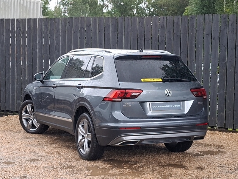 Volkswagen Tiguan Allspace 2.0 Tdi 4Motion Match Dsg Grey #2