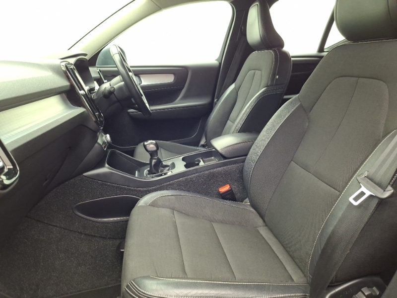 Volvo XC40 2L Inscription Gold #5