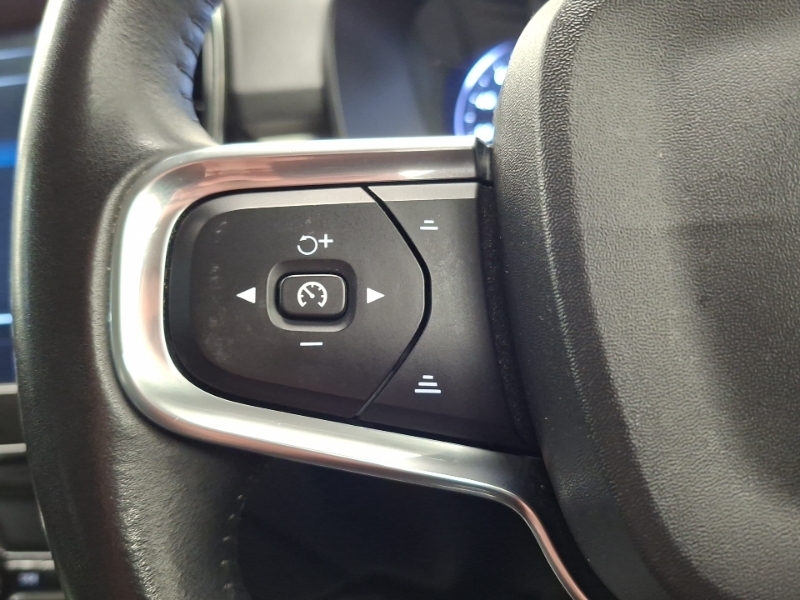 Volvo XC40 2L Inscription Gold #12