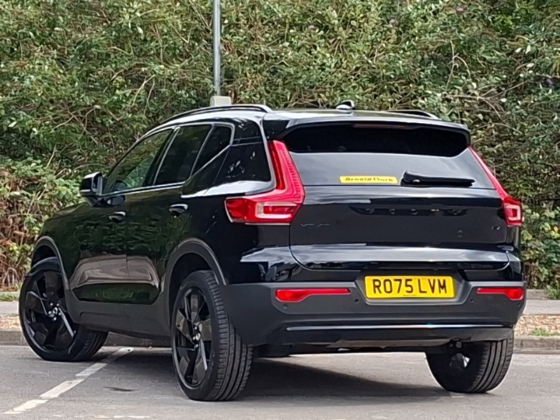 Volvo XC40 2.0 B4p Plus Black Edition Black #2