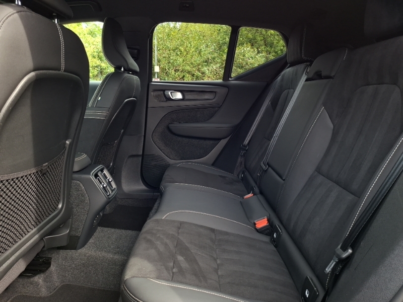 Volvo XC40 2.0 B4p Plus Black Edition Black #6
