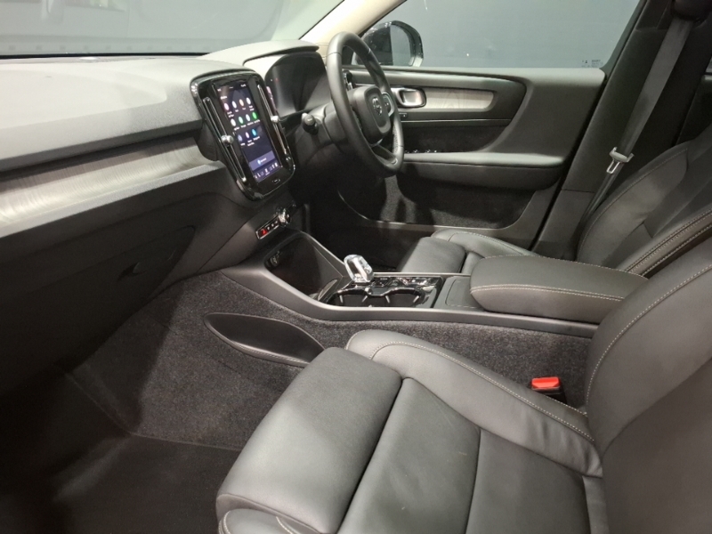 Volvo XC40 2.0 B3p Ultra Dark Blue #5