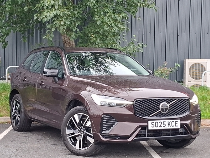 Volvo XC60 2.0 B5p Plus Dark Awd Geartronic Red