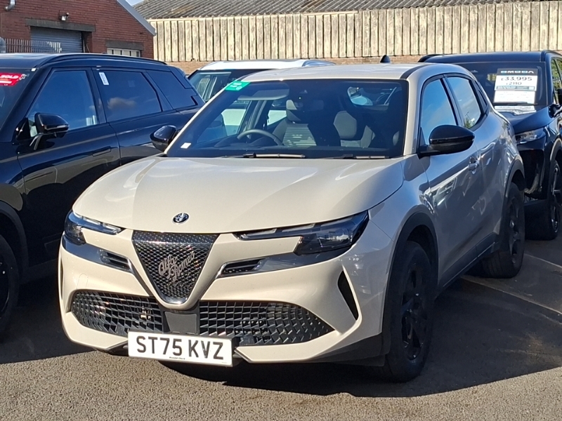 Alfa Romeo Junior 1.2 Turbo Ibrida Beige
