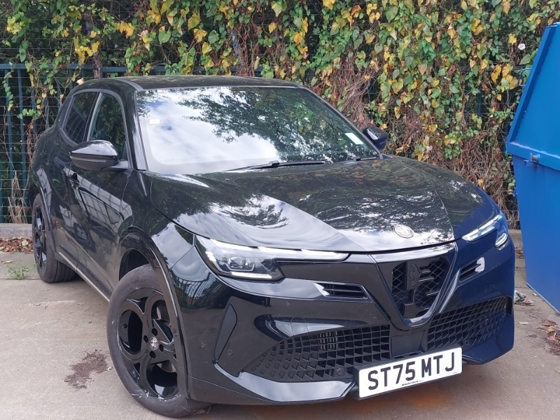 Alfa Romeo Junior 1.2 Turbo Ibrida Intensa Black